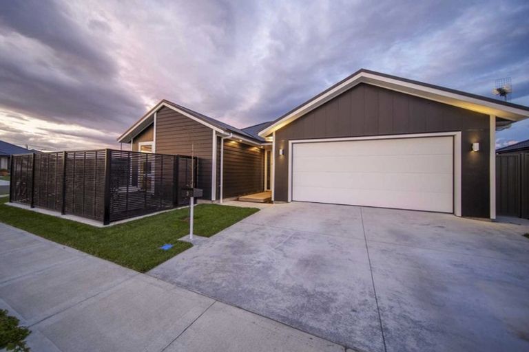 Photo of property in 3 Kaituna Place, Te Awa, Napier, 4110