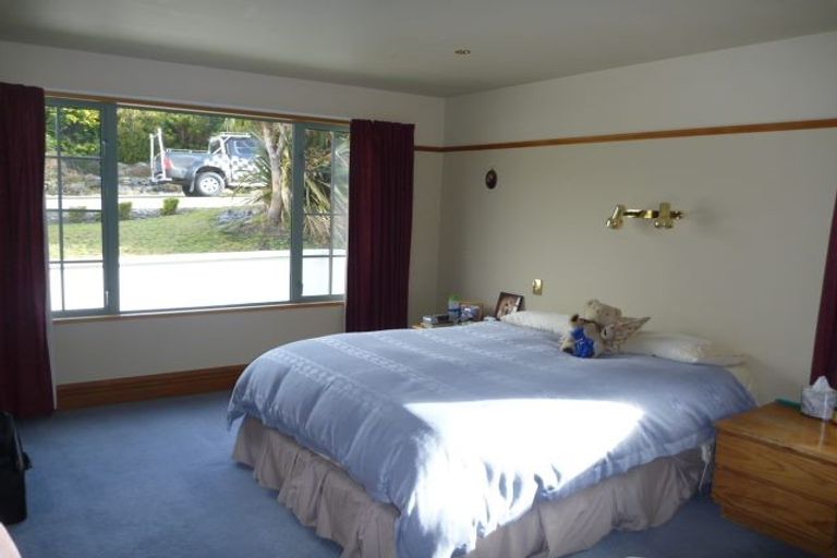 Photo of property in 49 Cedar Drive, Kelvin Heights, Queenstown, 9300