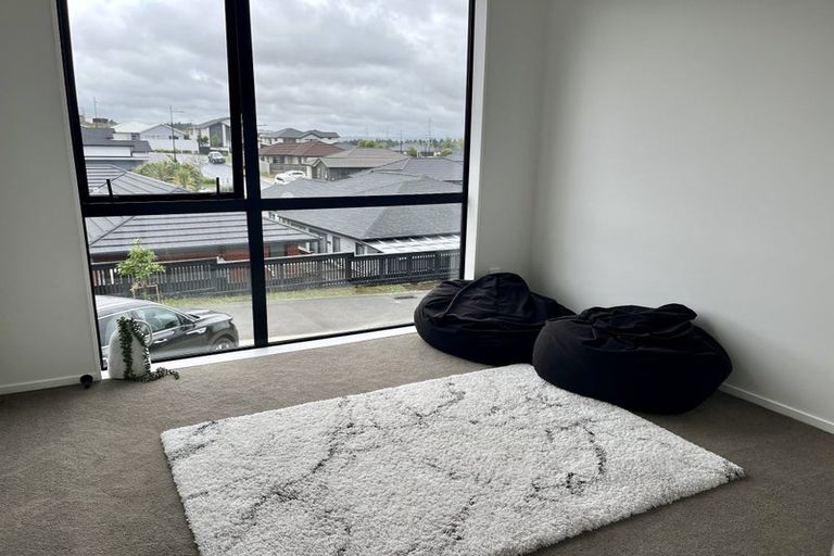 Photo of property in 10 Balthazar Road, Kumeu, 0810