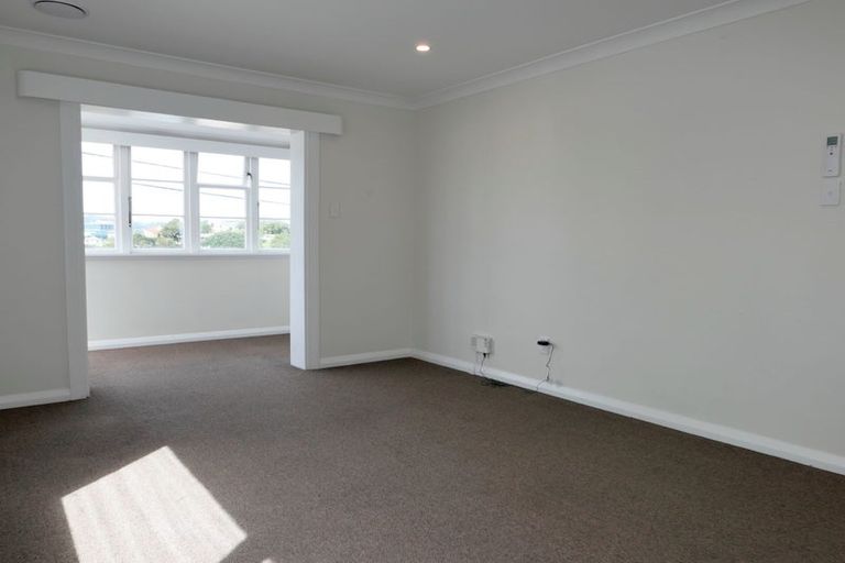 Photo of property in 9 Upper Lewisville Terrace, Thorndon, Wellington, 6011