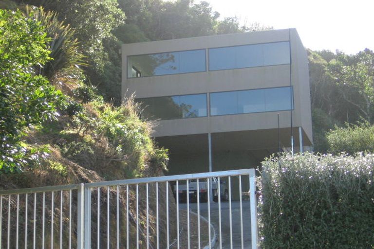 Photo of property in 18 Korokoro Road, Korokoro, Lower Hutt, 5012