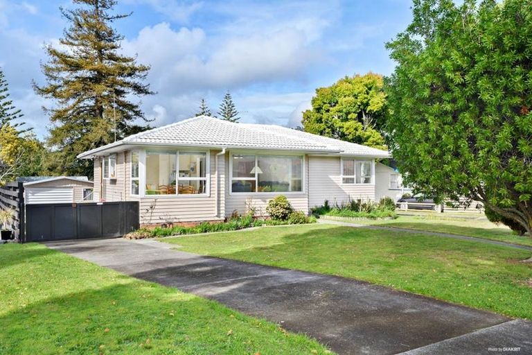 Photo of property in 18 Wanaka Place, Pakuranga Heights, Auckland, 2010