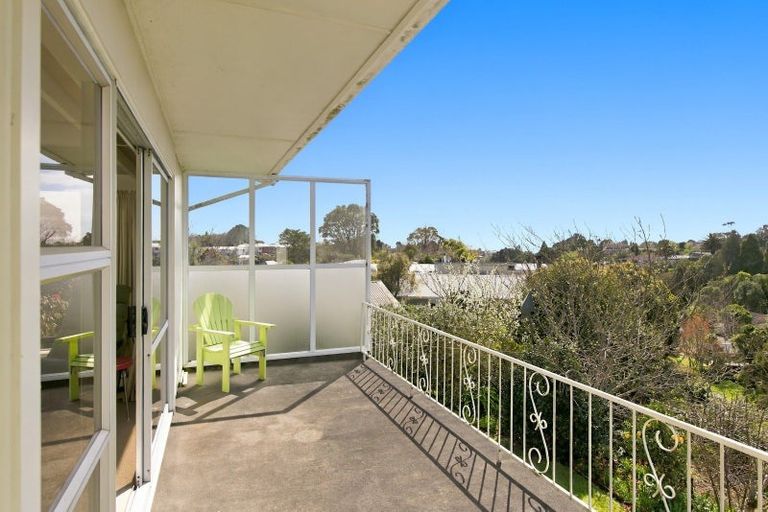 Photo of property in 7 Montana Place, Merrilands, New Plymouth, 4312