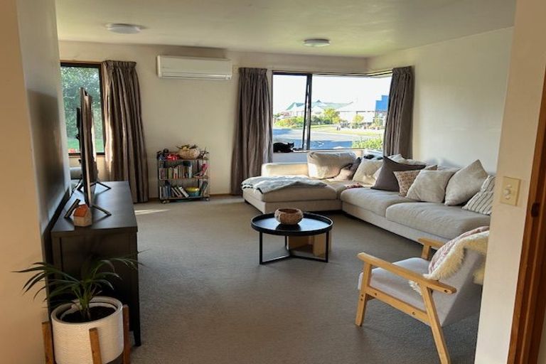 Photo of property in 8 Harkness Place, Westport, 7825