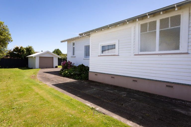 Photo of property in 15 Albert Street, Dannevirke, 4930