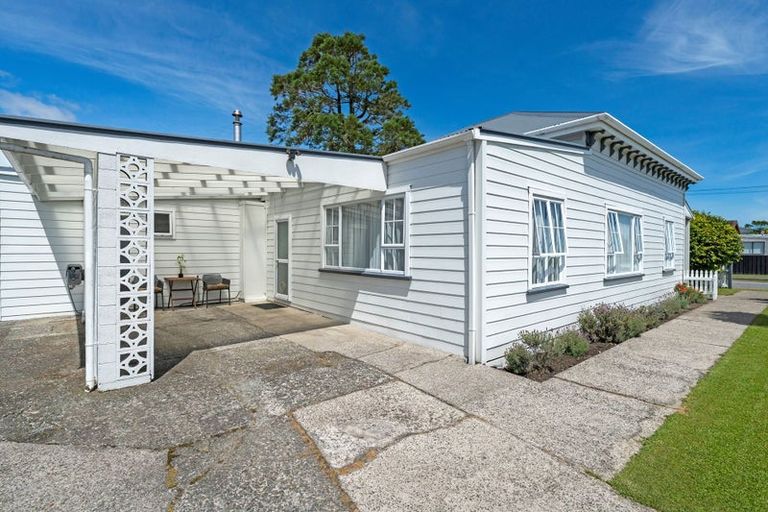 Photo of property in 133 Russell Street, Westport, 7825