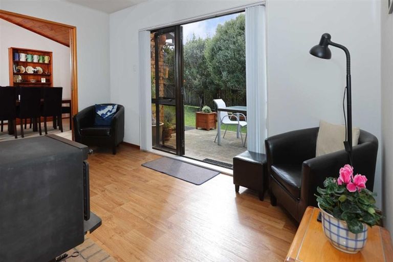 Photo of property in 13 Vintage Drive, Henderson, Auckland, 0612