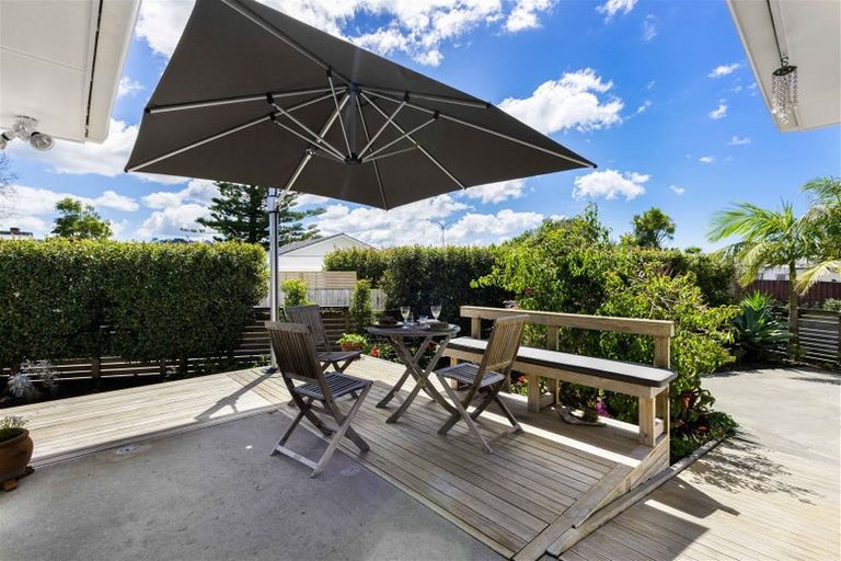 Photo of property in 4 Hatton Road, Orewa, 0931