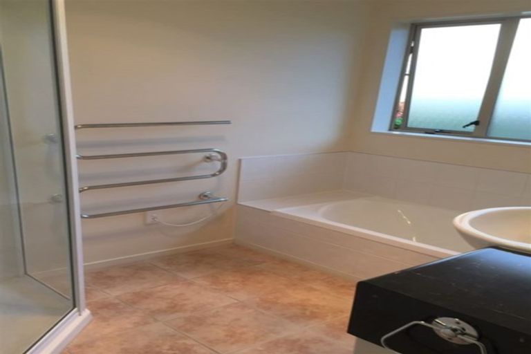 Photo of property in 15 Pyrite Street, Westgate, Auckland, 0614