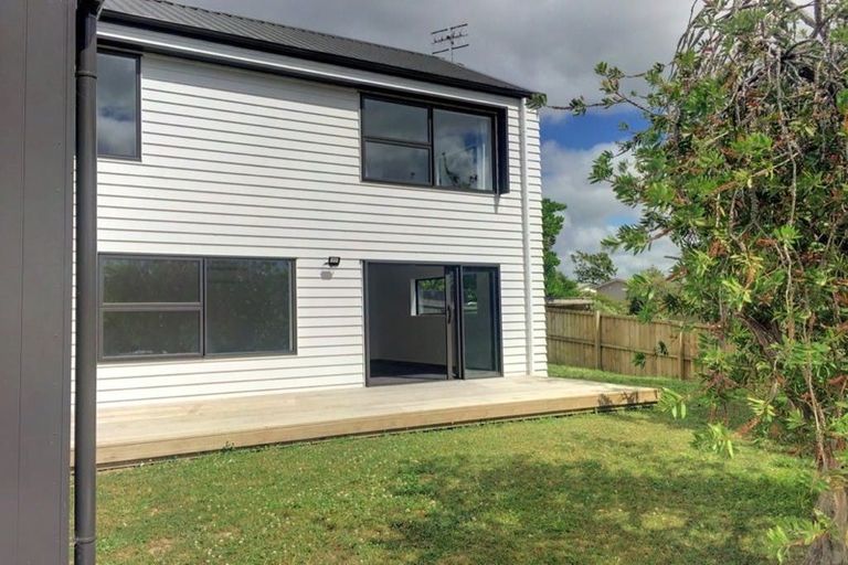 Photo of property in 99 Vandeleur Avenue, Birkdale, Auckland, 0626