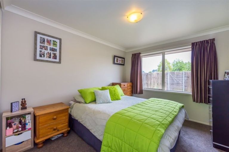 Photo of property in 2 Hawkins Place, Rangiora, 7400