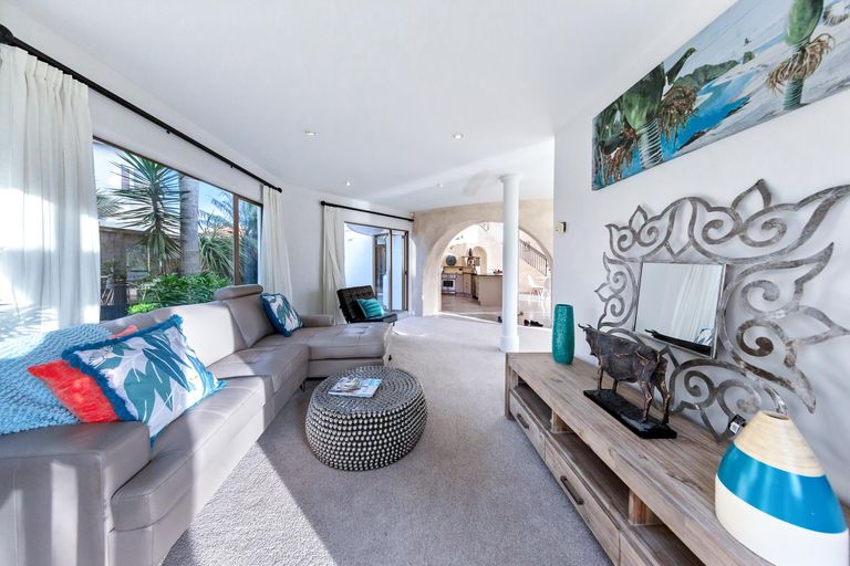 Photo of property in 6 Shepherds Road, Papakura, 2110