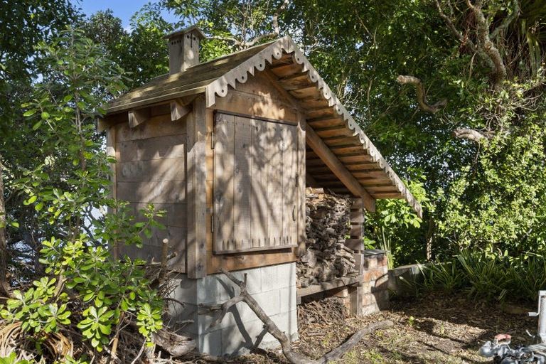 Photo of property in 136 Reotahi Road, Whangarei Heads, Whangarei, 0174