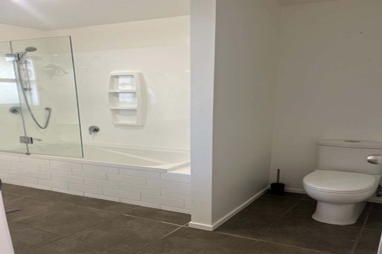 Photo of property in 1/315 Rangatira Road, Beach Haven, Auckland, 0626