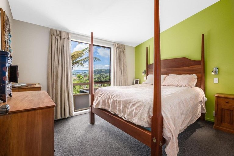 Photo of property in 2 Mizzen Place, Whitby, Porirua, 5024