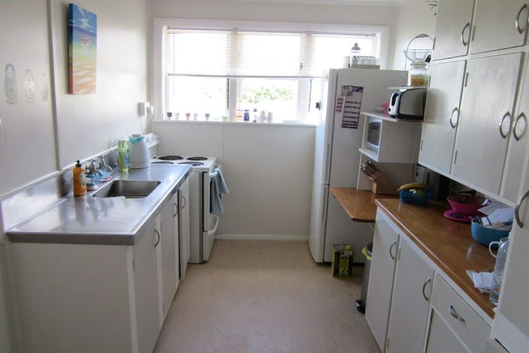 Photo of property in 35 Atiawa Crescent, Waiwhetu, Lower Hutt, 5010