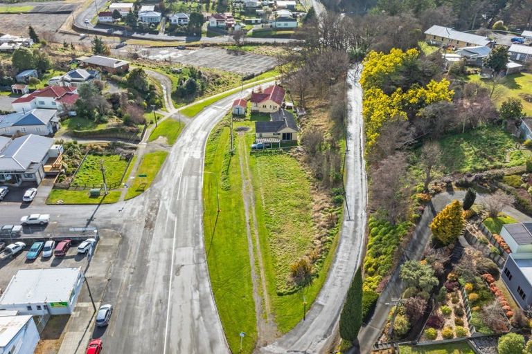 Photo of property in 140/142 Hautapu Street, Taihape, 4720