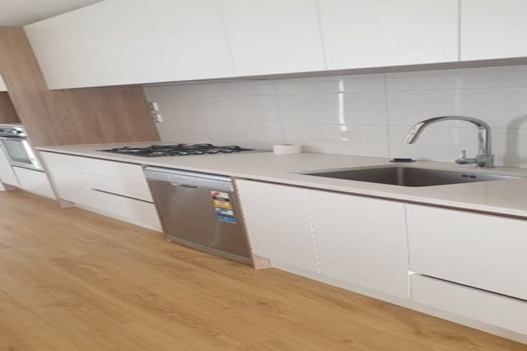 Photo of property in 11 Hoiho Road, Pukekohe, 2120