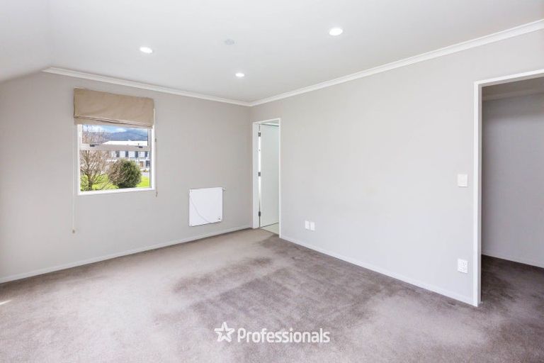 Photo of property in 64 Evergreen Crescent, Trentham, Upper Hutt, 5018