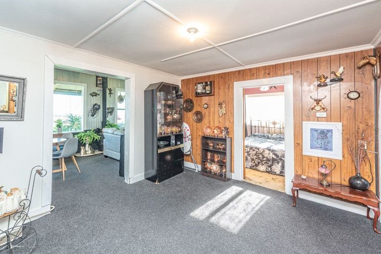 Photo of property in 2 Wharf Street, Castlecliff, Whanganui, 4501