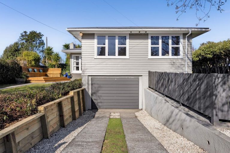 Photo of property in 211 Frankley Road, Frankleigh Park, New Plymouth, 4310