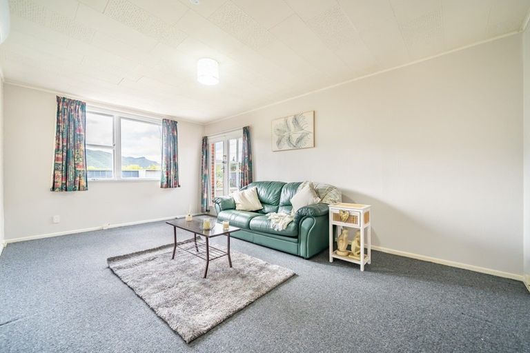 Photo of property in 2/113 Clouston Park Road, Clouston Park, Upper Hutt, 5018