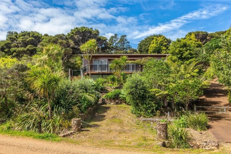 Photo of property in 19 Nepean Avenue, Waiheke Island, 1971