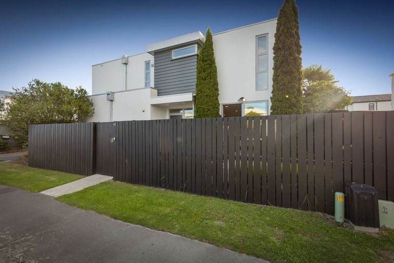 Photo of property in 547 Barbadoes Street, Edgeware, Christchurch, 8013
