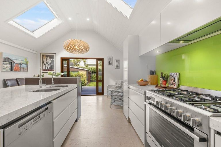 Photo of property in 30 Burnham Street, Seatoun, Wellington, 6022