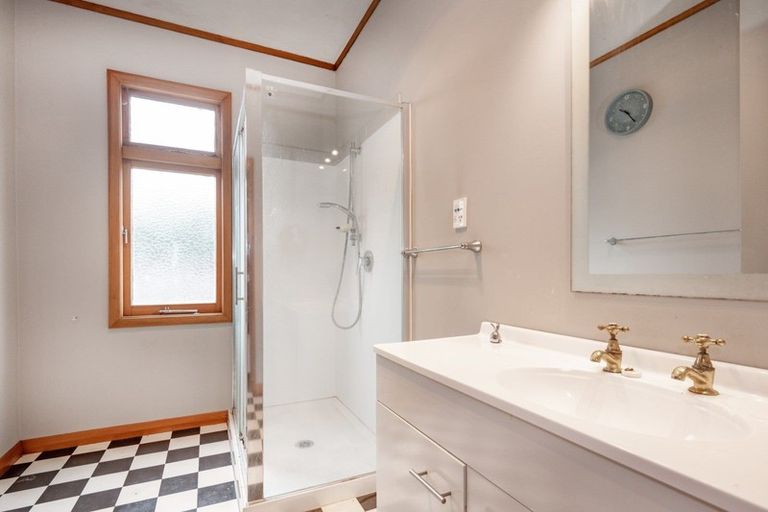 Photo of property in 108 Duchess Crescent, Mayfair, Hastings, 4122