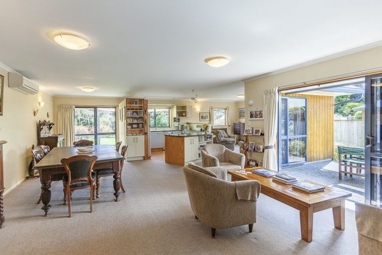 Photo of property in 9 Jervois Road, Jervoistown, Napier, 4112