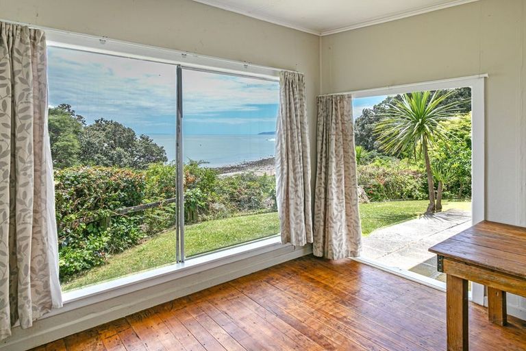 Photo of property in 9 Adams Road, Thornton Bay, Thames, 3575