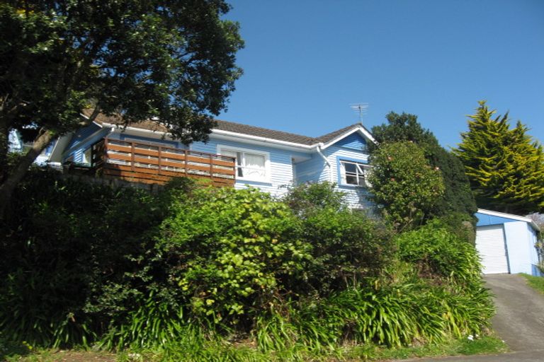 Photo of property in 27 Queens Road, Glen Avon, New Plymouth, 4312
