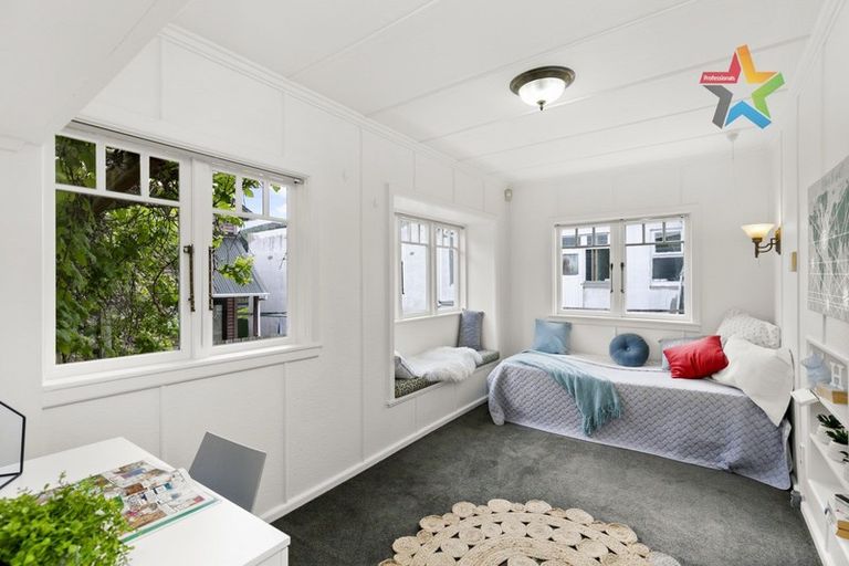 Photo of property in 284 Karori Road, Karori, Wellington, 6012