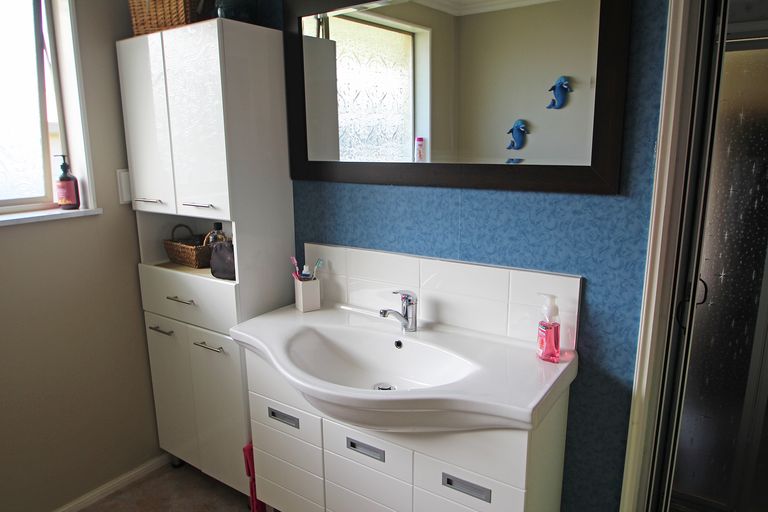 Photo of property in 11 Charles Street, Weston, Oamaru, 9401