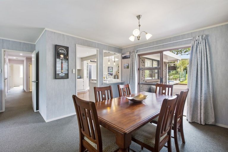 Photo of property in 8 Hamish Place, Sunnyhills, Auckland, 2010