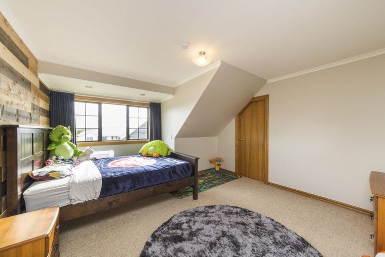 Photo of property in 116 Pacific Drive, Fitzherbert, Palmerston North, 4410
