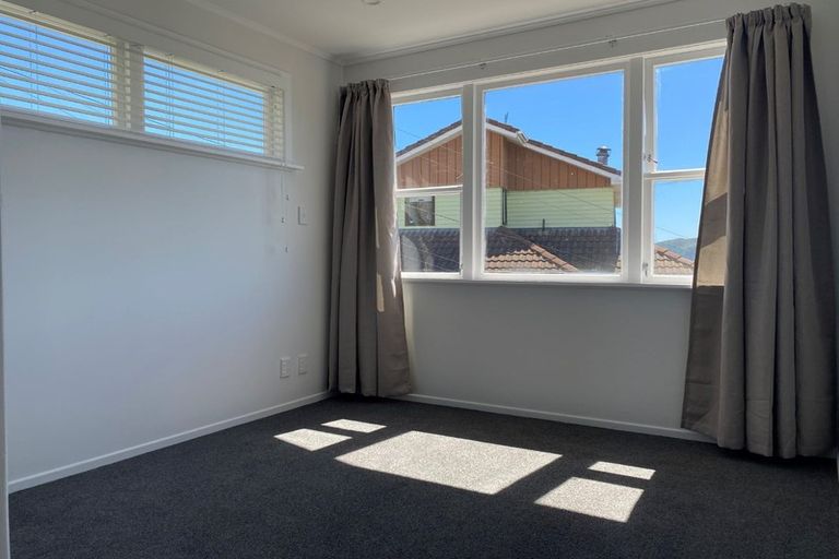 Photo of property in 24 Taupo Crescent, Plimmerton, Porirua, 5026