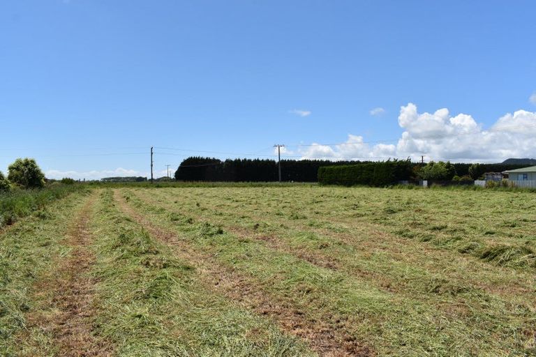 Photo of property in 69 Waikawa Beach Road, Manakau, 5573