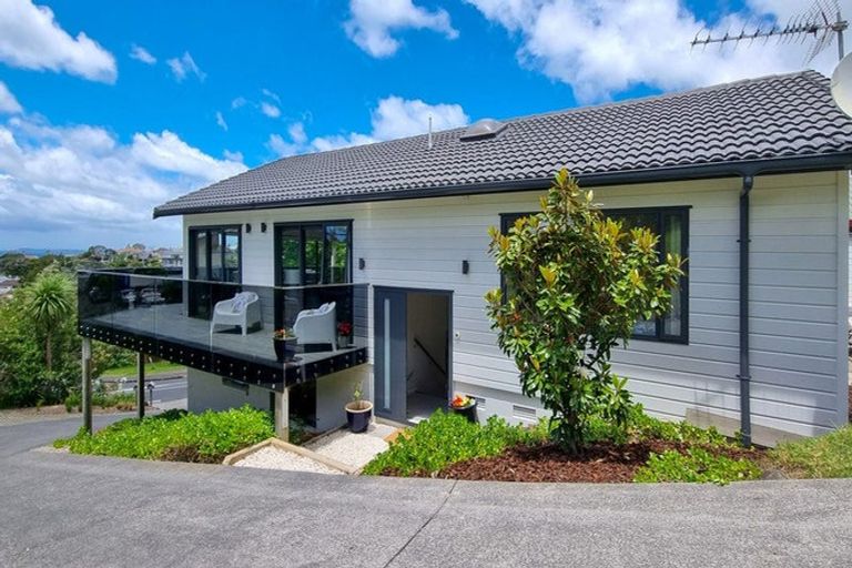 Photo of property in 1/16 Clematis Avenue, Murrays Bay, Auckland, 0630
