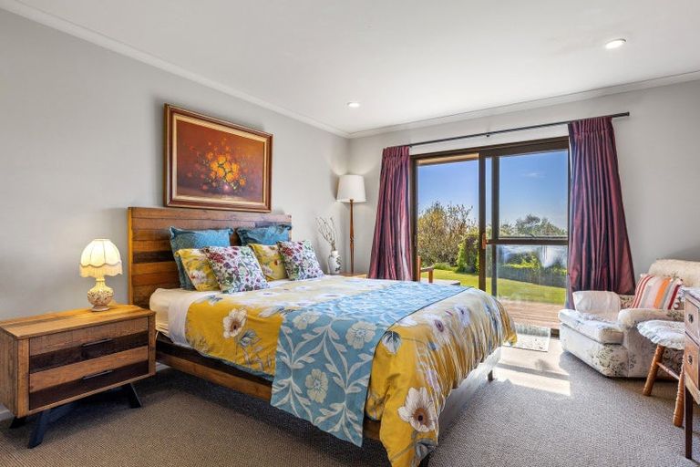 Photo of property in 14 Glen Mohr, Acacia Bay, Taupo, 3385