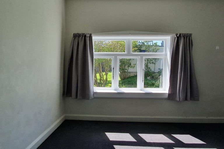 Photo of property in 196 Rongotai Road, Rongotai, Wellington, 6022