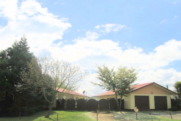 Photo of property in 19 Sequoia Crescent, Owhata, Rotorua, 3010