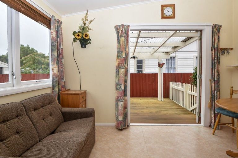 Photo of property in 8 Wyndham Street, Carterton, 5713