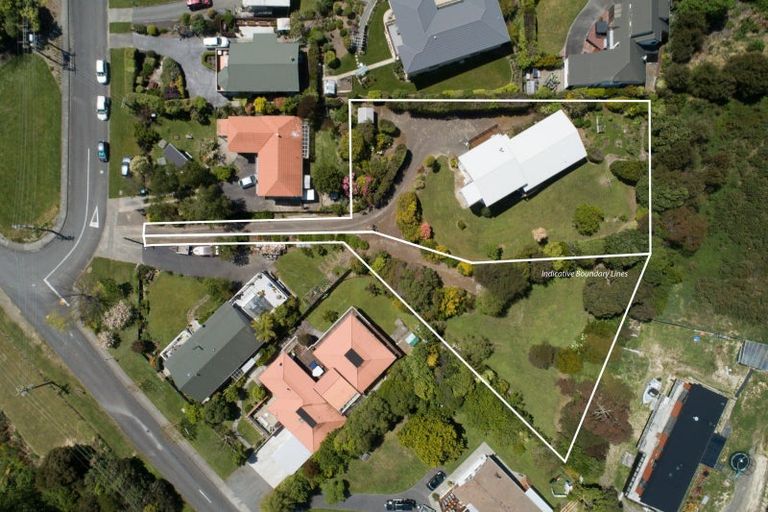 Photo of property in 6 Moana View Road, Waikawa, Picton, 7220