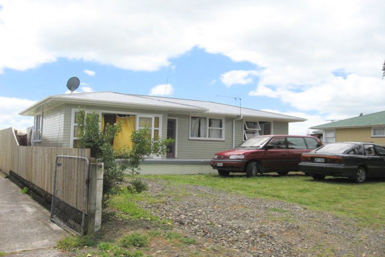 Photo of property in 11 Jupiter Street, Rosehill, Papakura, 2113