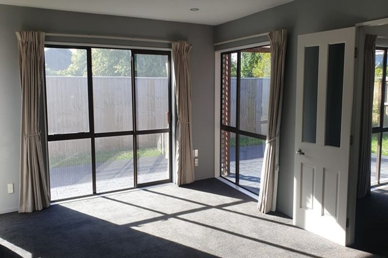 Photo of property in 12 Thoresby Mews, Avonhead, Christchurch, 8042