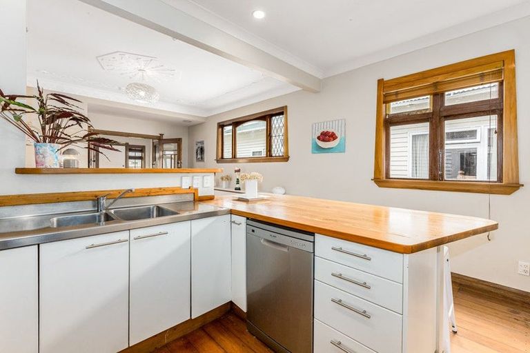 Photo of property in 10 Chelsea Street, Miramar, Wellington, 6022