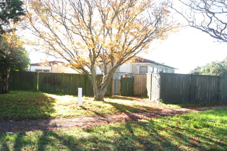 Photo of property in 64 Addington Avenue, Manurewa, Auckland, 2102