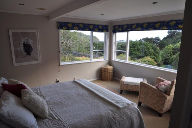 Photo of property in 124 Cheviot Road, Lowry Bay, Lower Hutt, 5013